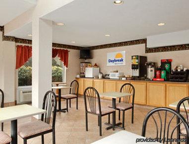 Days Inn & Suites By Wyndham Groton Near The Casinos Bagian luar foto