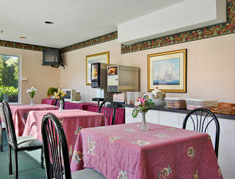 Days Inn & Suites By Wyndham Groton Near The Casinos Restoran foto